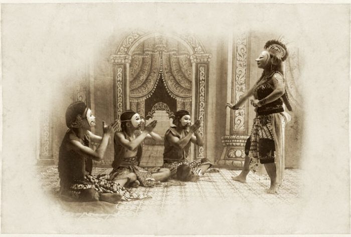 The Panji mask dance is today still performed by small groups in the island.